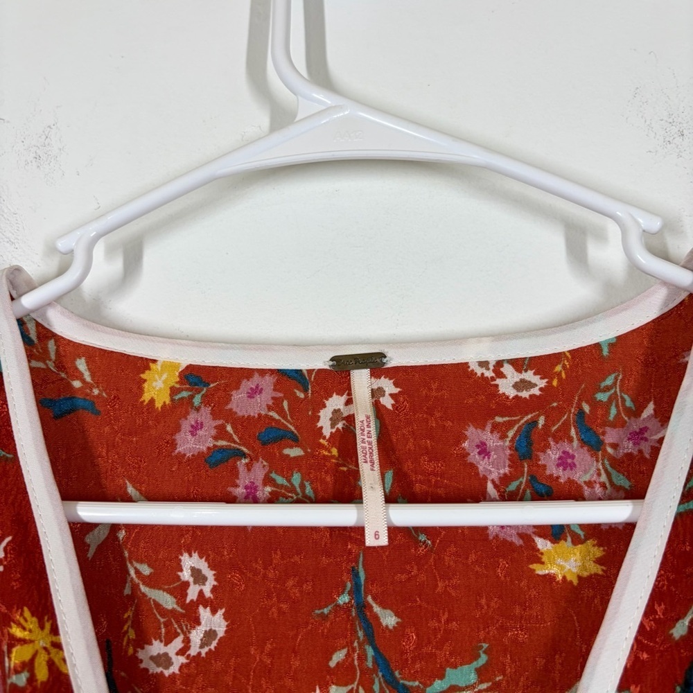 Free People Covent Garden Floral Wrap Midi Dress Size 6 - Picture 11 of 12